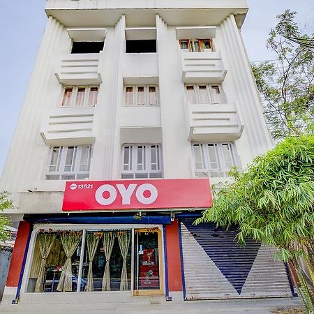 Oyo 13521 Sudhriti Hotel Shiliguri Exterior foto