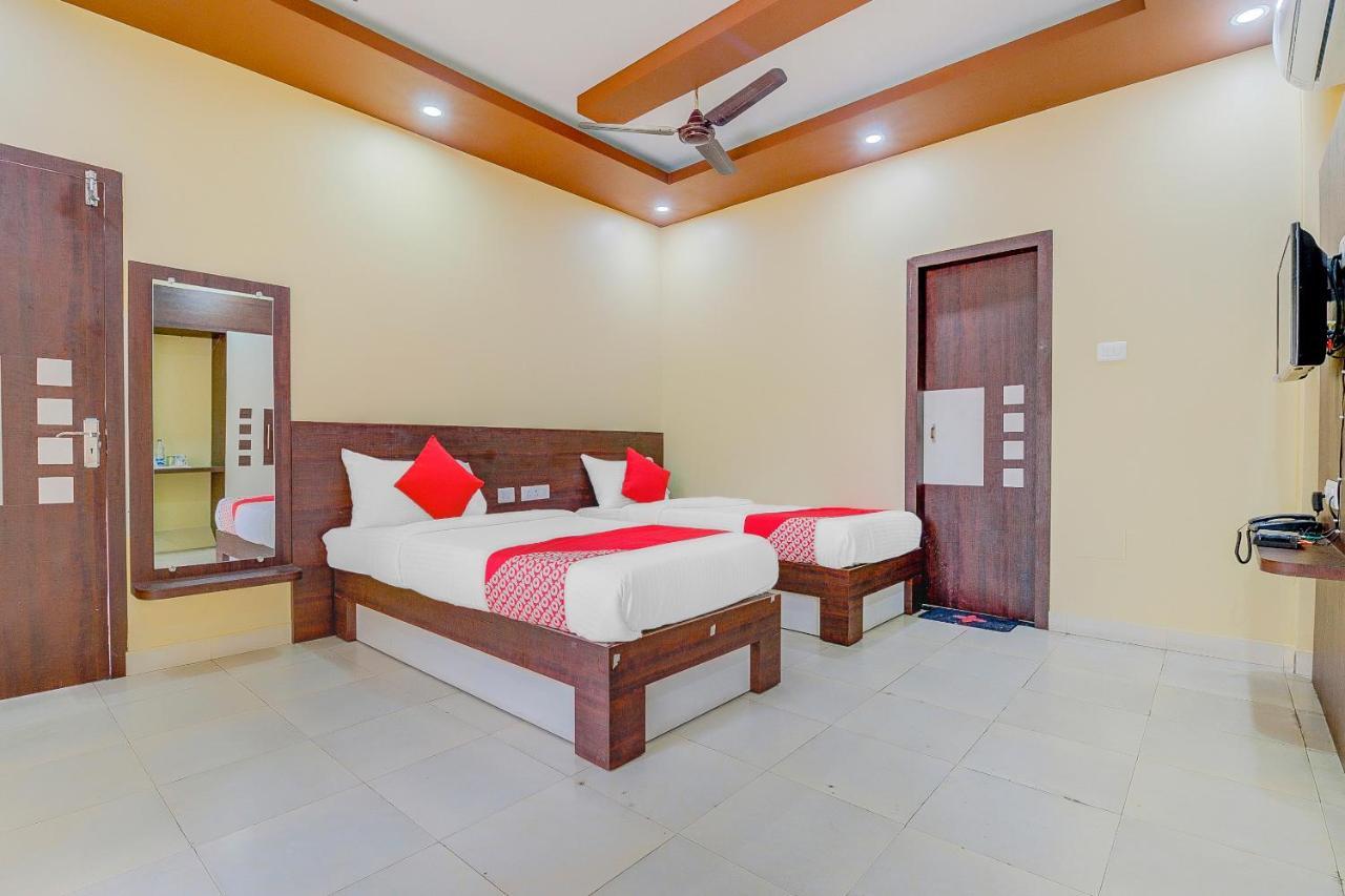 Oyo 13521 Sudhriti Hotel Shiliguri Exterior foto