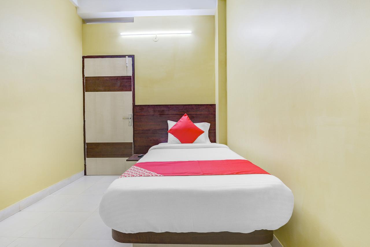 Oyo 13521 Sudhriti Hotel Shiliguri Exterior foto
