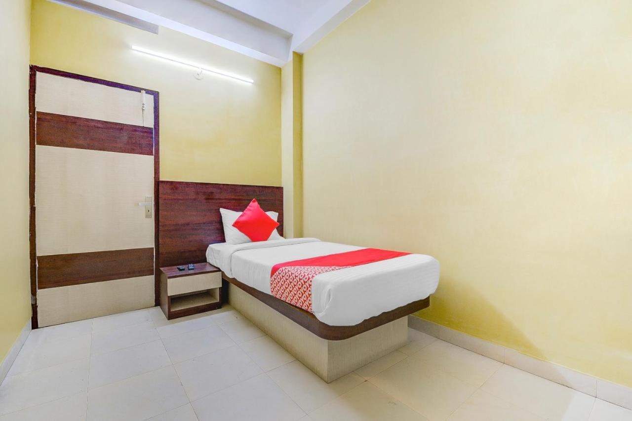 Oyo 13521 Sudhriti Hotel Shiliguri Exterior foto